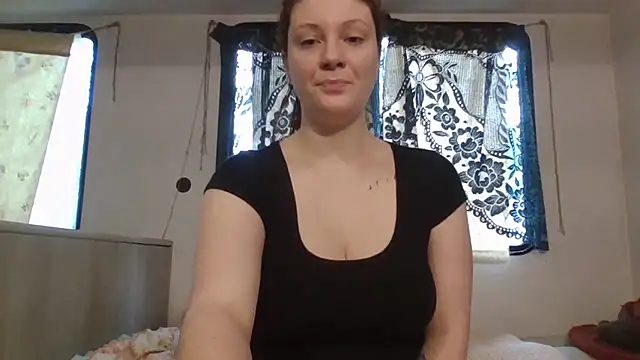 Snapshot of emerieskye20 chatting on January 14, 2025, 5:45 pm emerieskye20 online show from January 14, 2025, 5:45 pm