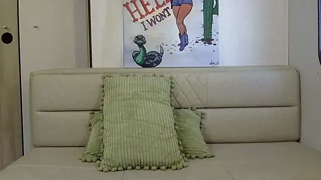 Snapshot of emerieskye20 chatting on February 17, 2025, 8:38 pm emerieskye20 online show from February 17, 2025, 8:38 pm