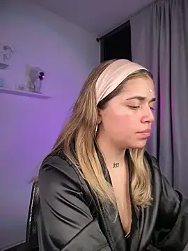 JoselinFlower  online show from November 23, 2025, 2:43 am