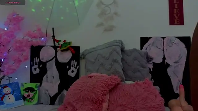 Snapshot of KilyetVera3x chatting on December 21, 2025, 4:47 am KilyetVera3x online show from December 21, 2025, 4:47 am