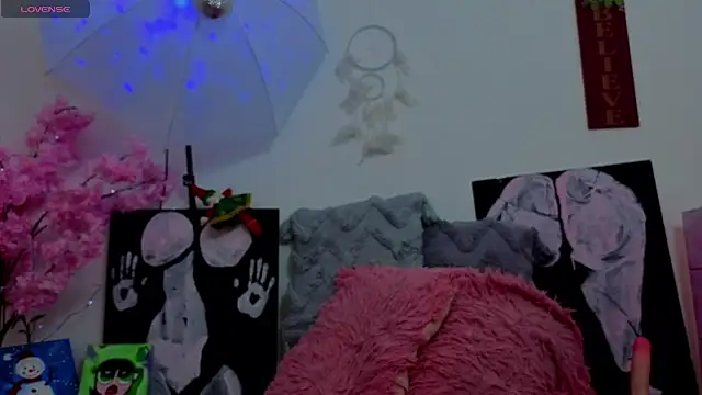 Snapshot of KilyetVera3x chatting on December 22, 2025, 5:51 am KilyetVera3x online show from December 22, 2025, 5:51 am