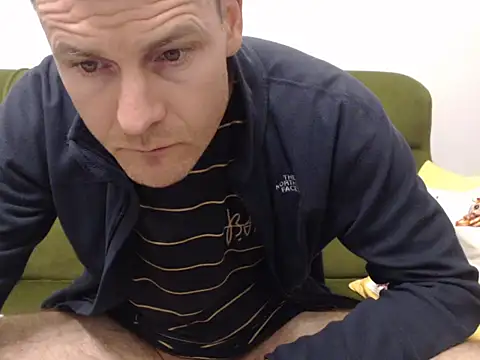 Snapshot of geree84 chatting on December 22, 2025, 3:56 pm geree84 online show from December 22, 2025, 3:56 pm