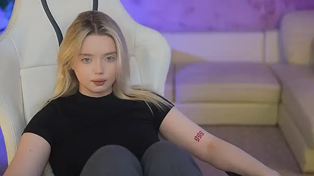 Cassy-Celestial  online show from March 19, 2025, 6:46 am