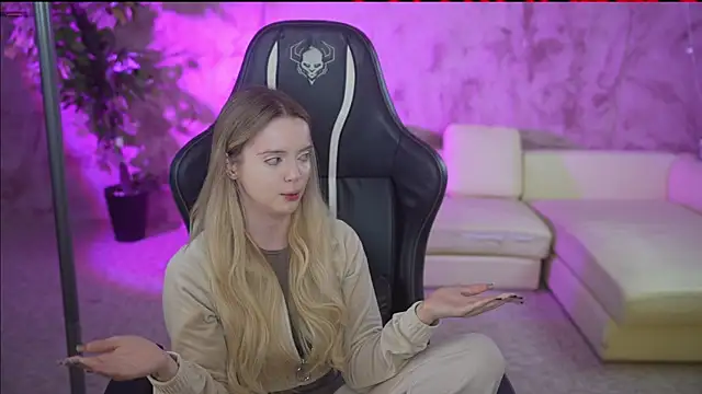 Cassy-Celestial  online show from November 24, 2025, 6:02 am