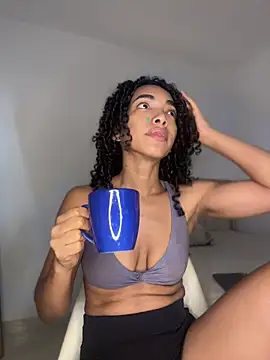 nicoleebony1 online show from July 15, 2026, 7:43 pm