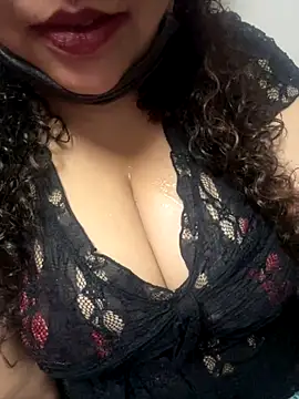 Snapshot of Snehameoww@xh chatting on November 15, 2025, 3:49 pm Snehameowwxh online show from November 15, 2025, 3:49 pm