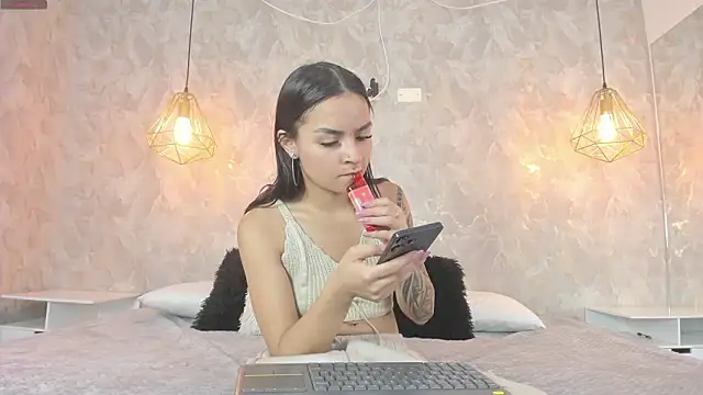 Snapshot of leigh-angels chatting on February 4, 2026, 8:59 pm leigh-angels online show from February 4, 2026, 8:59 pm