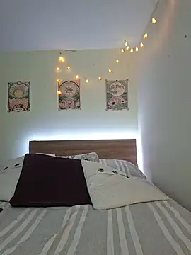 Snapshot of Juliietha_servas chatting on October 16, 2025, 11:24 pm Juliietha servas online show from October 16, 2025, 11:24 pm