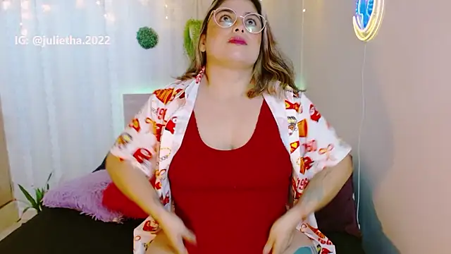 Snapshot of Juliietha_servas chatting on March 8, 2026, 6:22 pm Juliietha servas online show from March 8, 2026, 6:22 pm