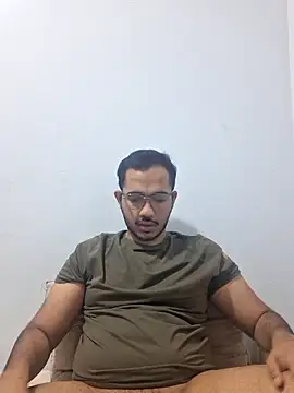 Snapshot of alesssterling chatting on November 11, 2025, 3:23 am alesssterling online show from November 11, 2025, 3:23 am