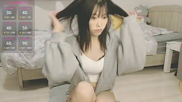 Snapshot of --mami-- chatting on October 12, 2025, 2:29 pm --mami-- online show from October 12, 2025, 2:29 pm