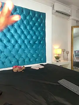 Lillie Burges online show from February 11, 2026, 12:27 pm