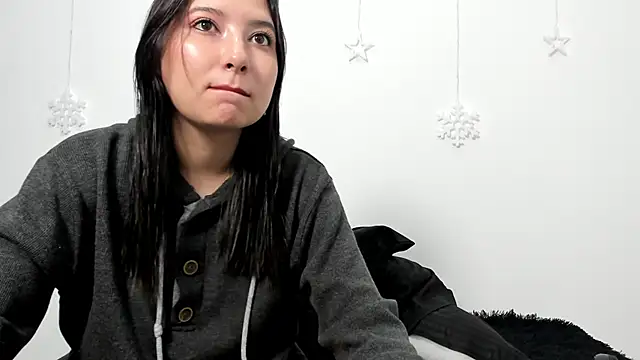 Snapshot of cami-01 chatting on April 5, 2026, 3:30 pm cami-01 online show from April 5, 2026, 3:30 pm