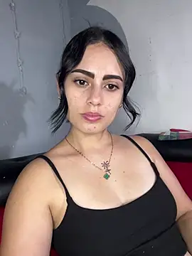 Azuna25 online show from April 11, 2026, 8:12 pm