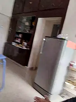 Snapshot of AUNTY1984 chatting on October 9, 2025, 8:04 am AUNTY1984 online show from October 9, 2025, 8:04 am