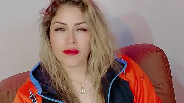 Natalia Montoya online show from December 17, 2025, 1:54 am