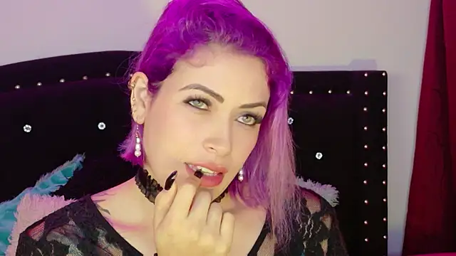 Snapshot of Natalia_Montoya chatting on May 5, 2026, 12:02 am Natalia Montoya online show from May 5, 2026, 12:02 am