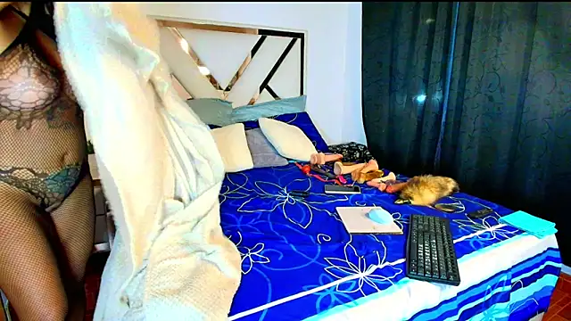 Snapshot of AlixLong chatting on November 14, 2025, 2:37 am AlixLong online show from November 14, 2025, 2:37 am