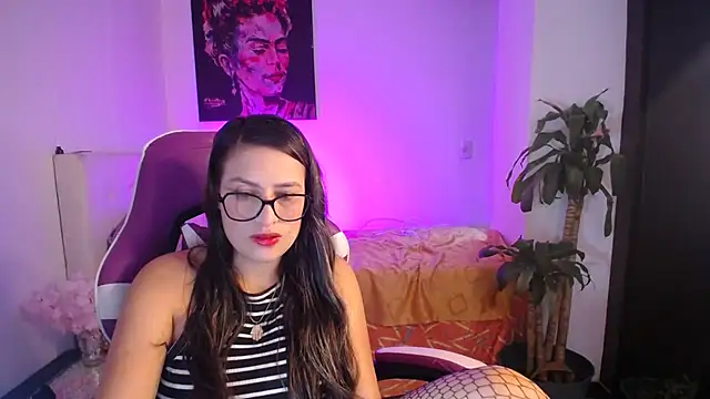 esmeraldaa230 online show from January 15, 2026, 7:39 pm