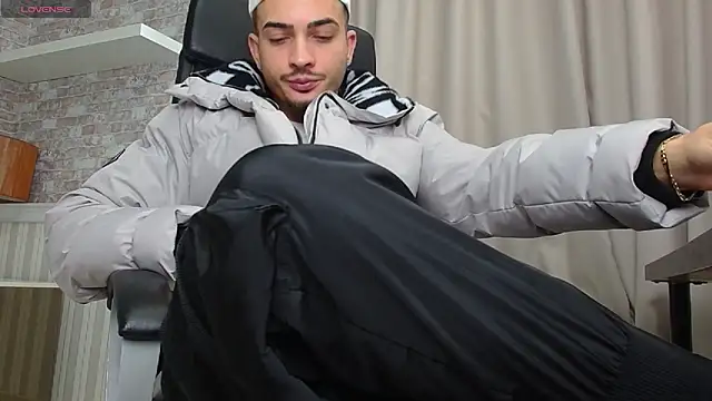 Snapshot of BrandonTate chatting on November 26, 2025, 7:52 am BrandonTate online show from November 26, 2025, 7:52 am