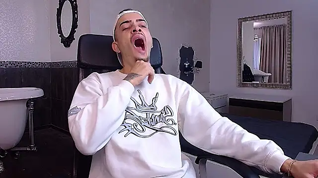 Snapshot of BrandonTate chatting on November 14, 2025, 8:07 am BrandonTate online show from November 14, 2025, 8:07 am