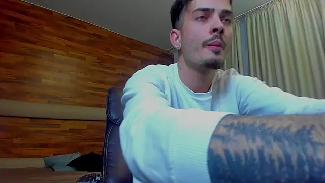 Snapshot of BrandonTate chatting on April 22, 2026, 4:25 pm BrandonTate online show from April 22, 2026, 4:25 pm