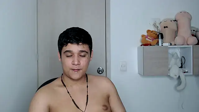 Snapshot of kaiine190 chatting on October 15, 2025, 8:17 pm kaiine190 online show from October 15, 2025, 8:17 pm