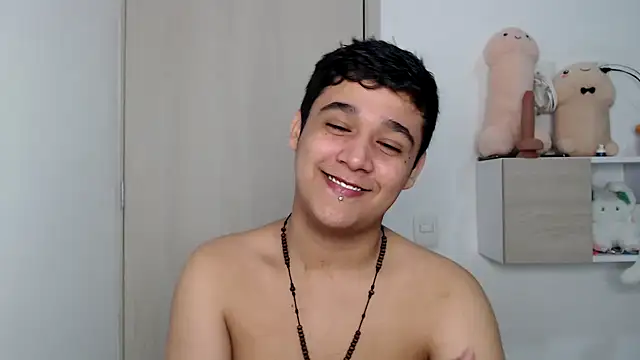 Snapshot of kaiine190 chatting on October 12, 2025, 10:44 pm kaiine190 online show from October 12, 2025, 10:44 pm