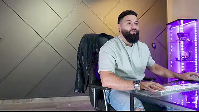 Snapshot of mattmasterss chatting on March 2, 2025, 12:31 am mattmasterss online show from March 2, 2025, 12:31 am