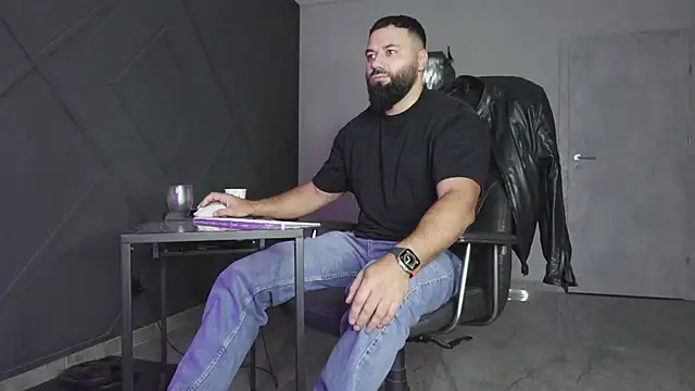 Snapshot of mattmasterss chatting on November 9, 2025, 4:16 am mattmasterss online show from November 9, 2025, 4:16 am