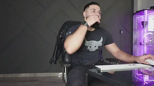 Snapshot of mattmasterss chatting on February 20, 2026, 9:33 am mattmasterss online show from February 20, 2026, 9:33 am