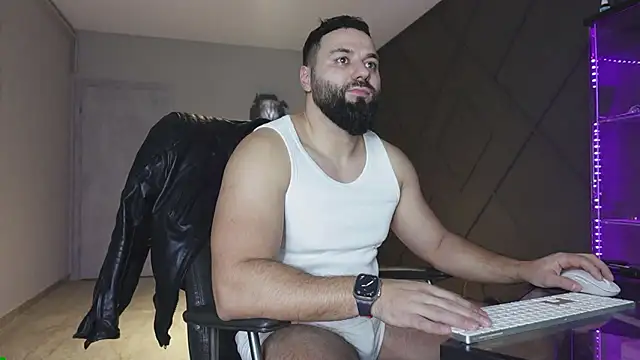 Snapshot of mattmasterss chatting on February 9, 2026, 7:34 pm mattmasterss online show from February 9, 2026, 7:34 pm