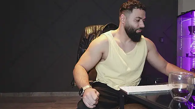 Snapshot of mattmasterss chatting on February 25, 2026, 9:03 pm mattmasterss online show from February 25, 2026, 9:03 pm