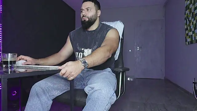 Snapshot of mattmasterss chatting on December 22, 2025, 6:13 am mattmasterss online show from December 22, 2025, 6:13 am