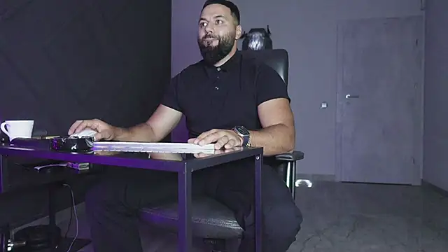 Snapshot of mattmasterss chatting on September 30, 2025, 8:26 pm mattmasterss online show from September 30, 2025, 8:26 pm