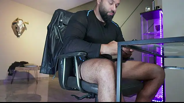 Snapshot of mattmasterss chatting on September 9, 2025, 12:43 am mattmasterss online show from September 9, 2025, 12:43 am