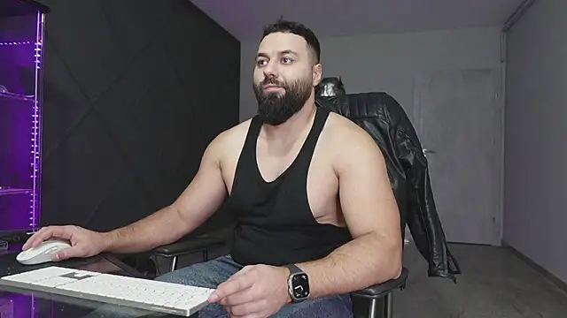 Snapshot of mattmasterss chatting on February 2, 2026, 9:14 pm mattmasterss online show from February 2, 2026, 9:14 pm