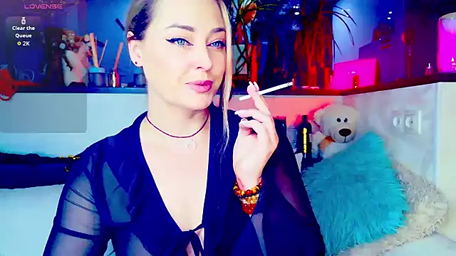  JuliaSpace  online show from March 12, 2026, 5:39 pm