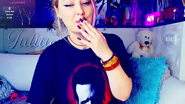  JuliaSpace  online show from December 15, 2025, 8:25 pm