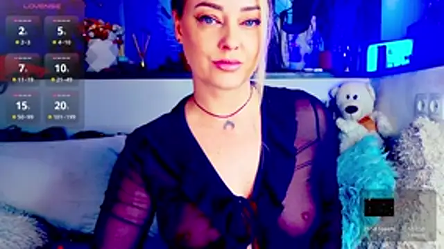  JuliaSpace  online show from April 7, 2026, 4:53 pm