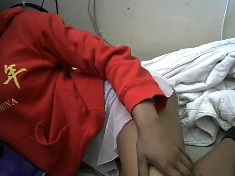 Ma-yolo001 online show from December 20, 2025, 8:28 am