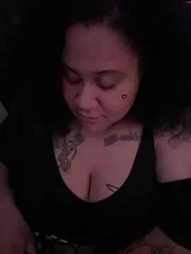 Juicyjordie online show from May 8, 2026, 5:22 am