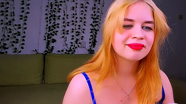 Snapshot of AlicePopsy chatting on February 18, 2025, 6:04 pm AlicePopsy online show from February 18, 2025, 6:04 pm