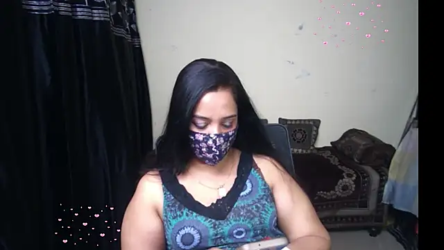 Arushisingh8888 online show from April 21, 2026, 12:12 pm