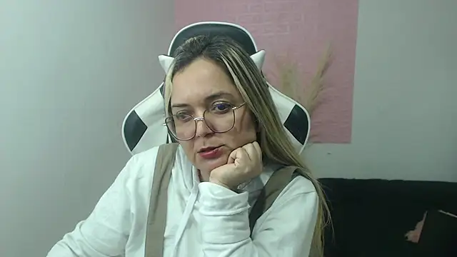 Snapshot of samy_vsn chatting on May 31, 2026, 10:43 pm samy vsn online show from May 31, 2026, 10:43 pm