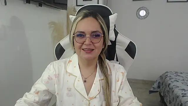 Snapshot of samy_vsn chatting on May 1, 2026, 8:58 pm samy vsn online show from May 1, 2026, 8:58 pm