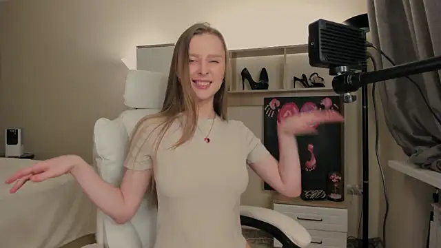 Snapshot of CharlotteWells chatting on March 16, 2025, 1:49 pm CharlotteWells online show from March 16, 2025, 1:49 pm