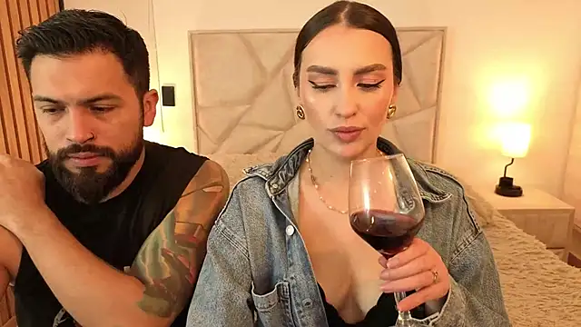 Snapshot of teseo_and_afroditha_ chatting on December 2, 2025, 3:07 am teseo and afroditha online show from December 2, 2025, 3:07 am