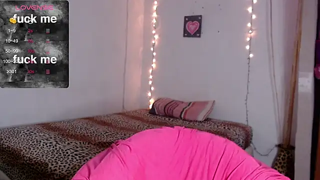 MitchWilson1 online show from November 1, 2025, 10:14 pm