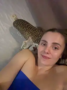 Snapshot of AlisaKissss chatting on November 18, 2025, 6:33 pm AlisaKissss online show from November 18, 2025, 6:33 pm